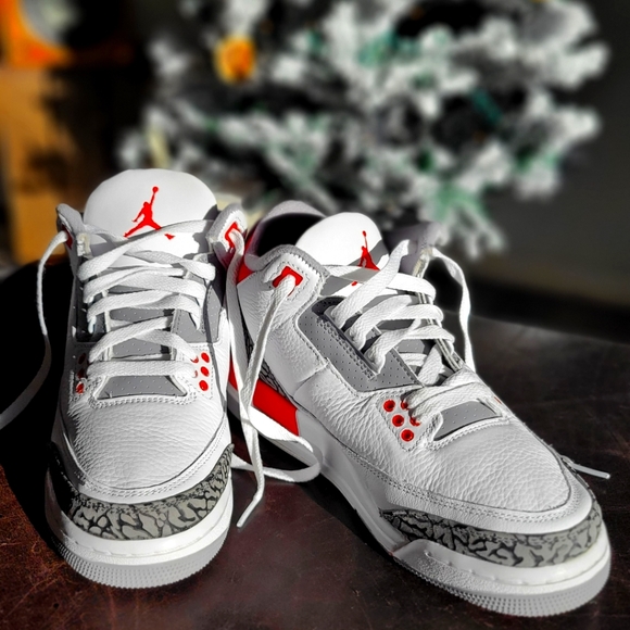 AIR JORDAN 3 RETRO (GS) - FIRE RED: 6.5 Y - Picture 1 of 11